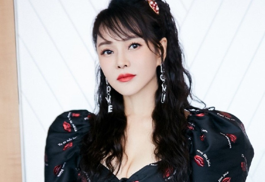 Y Nang Tinh tu choi dong vai me o tuoi 51 hinh anh