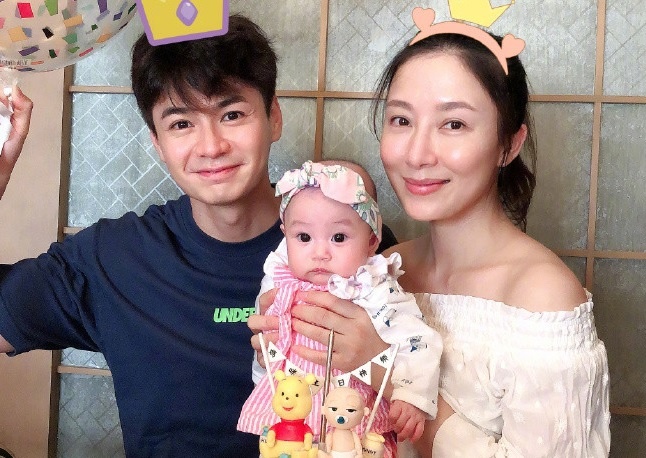 Duong Di dang anh gia dinh trong dip sinh nhat 41 tuoi hinh anh