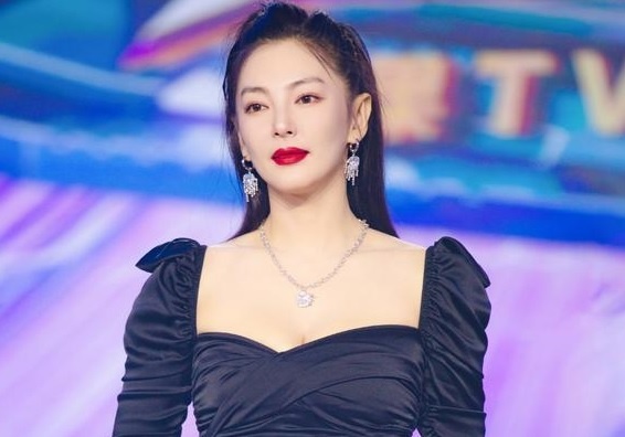 Truong Vu Ky bi to quyt tien hinh anh