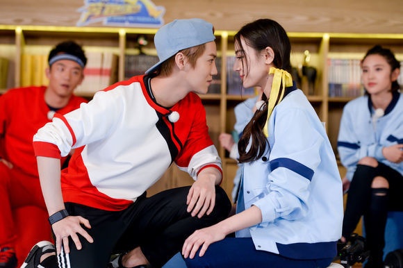 Chieu tro cat dung trong show truyen hinh anh 4