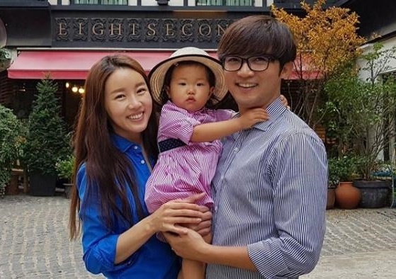 Vo Ahn Jae Wook mang thai lan 2 anh 2