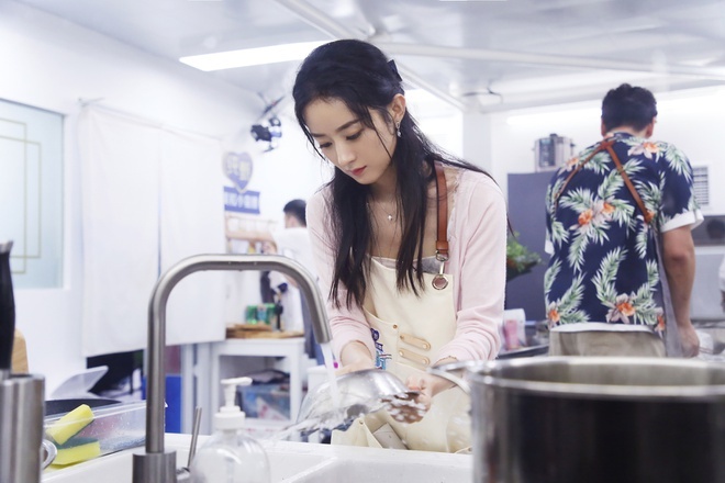 Chieu tro cat dung trong show truyen hinh anh 1