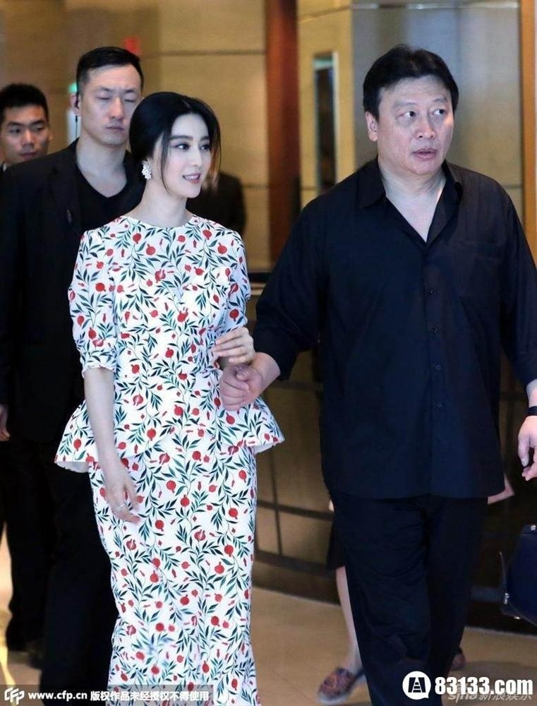 The luc ngam chong lung cho sao Hoa ngu anh 2