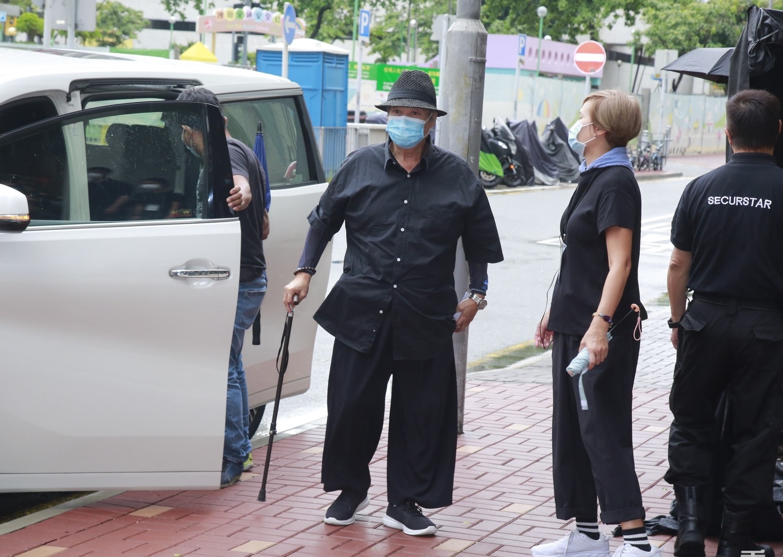 Hong Kim Bao chong gay den vieng dao dien Tran Moc Thang hinh anh