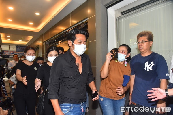 Le vieng Hoang Hong Thang anh 4