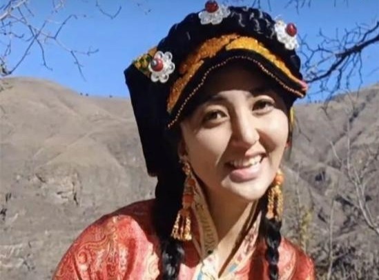 Nu nghe si Trung Quoc bi chong thieu song anh 1