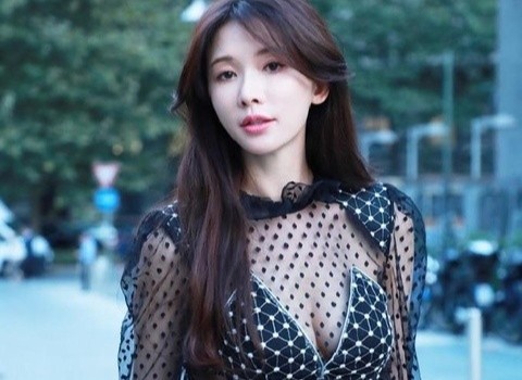 Lam Chi Linh nhap vien phau thuat vi bi mat giong hinh anh