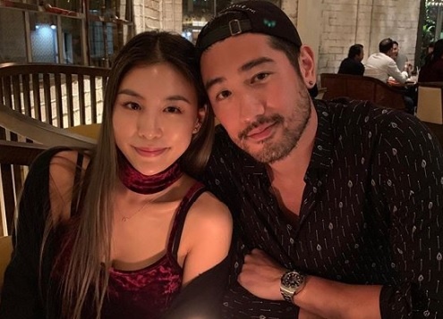 Ban gai dang anh mung sinh nhat Cao Di Tuong hinh anh