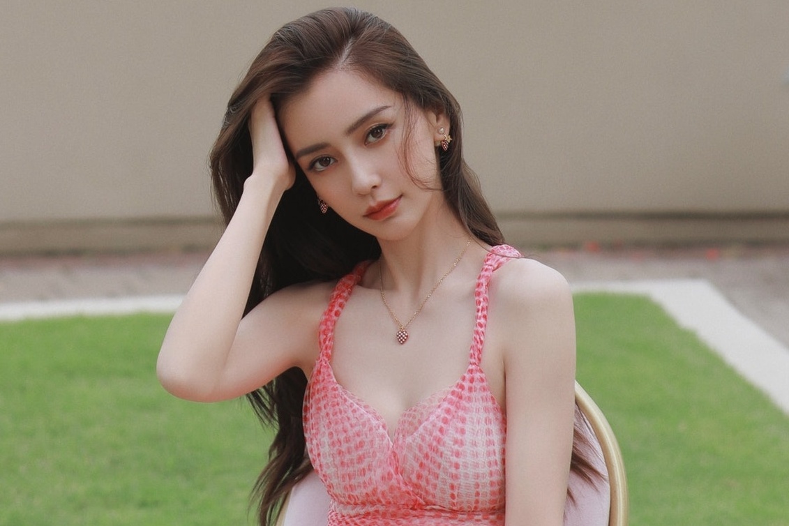 Nhom ban than gia the cua Angelababy hinh anh