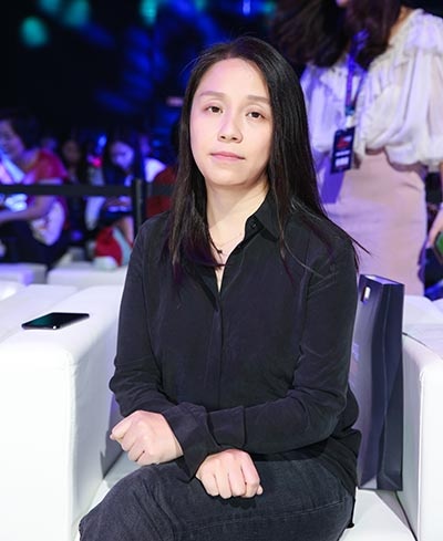 Ba trum showbiz Hoa ngu anh 3