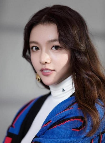 Vuong Tu Van bi danh ghen anh 1