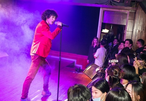 Sao Hoa ngu bi chi trich vi huy dong ve si anh 11