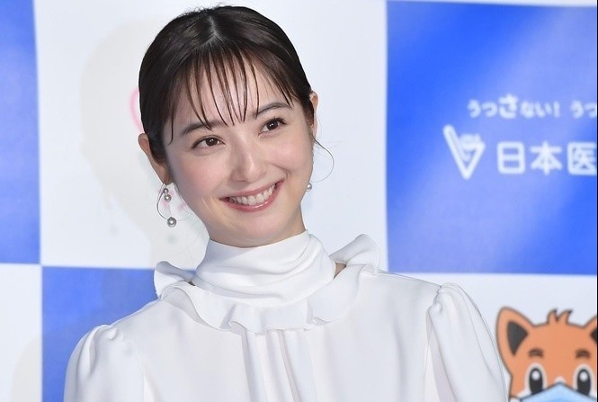 Nozomi Sasaki xuong sac sau scandal ngoai tinh chan dong cua chong hinh anh