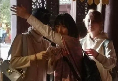 Pham Bang Bang ne tranh ong kinh hinh anh