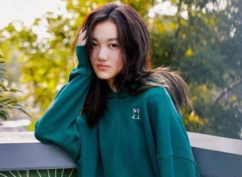 Con gai Vuong Phi xoa sach trang ca nhan hinh anh