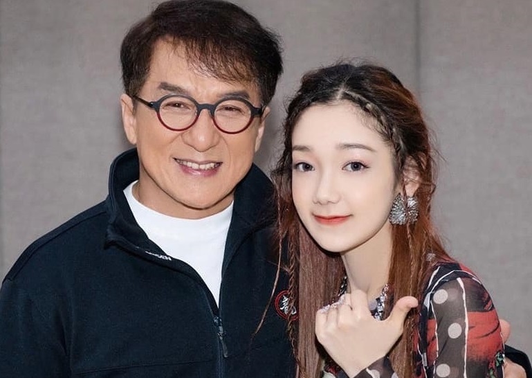 Thanh Long hat 'Tuy quyen' cung nhom BonBon Girls 303 hinh anh