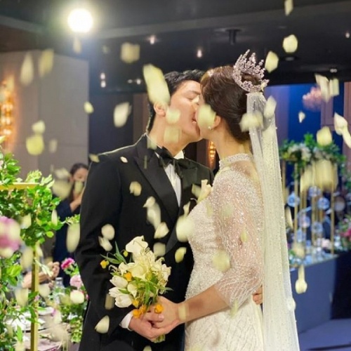 Hôn lễ của Bae Seul Ki ảnh 7 Hon le cua Bae Seul Ki anh 7