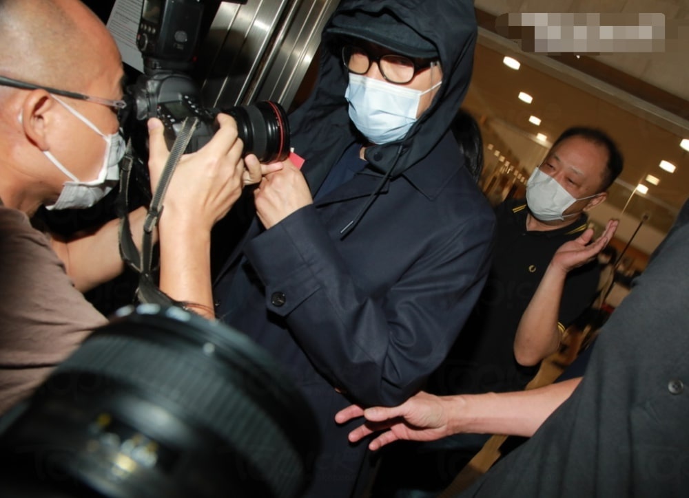 Châu Tinh Trì bị vây kín ảnh 1 Chau Tinh Tri bi vay kin anh 1