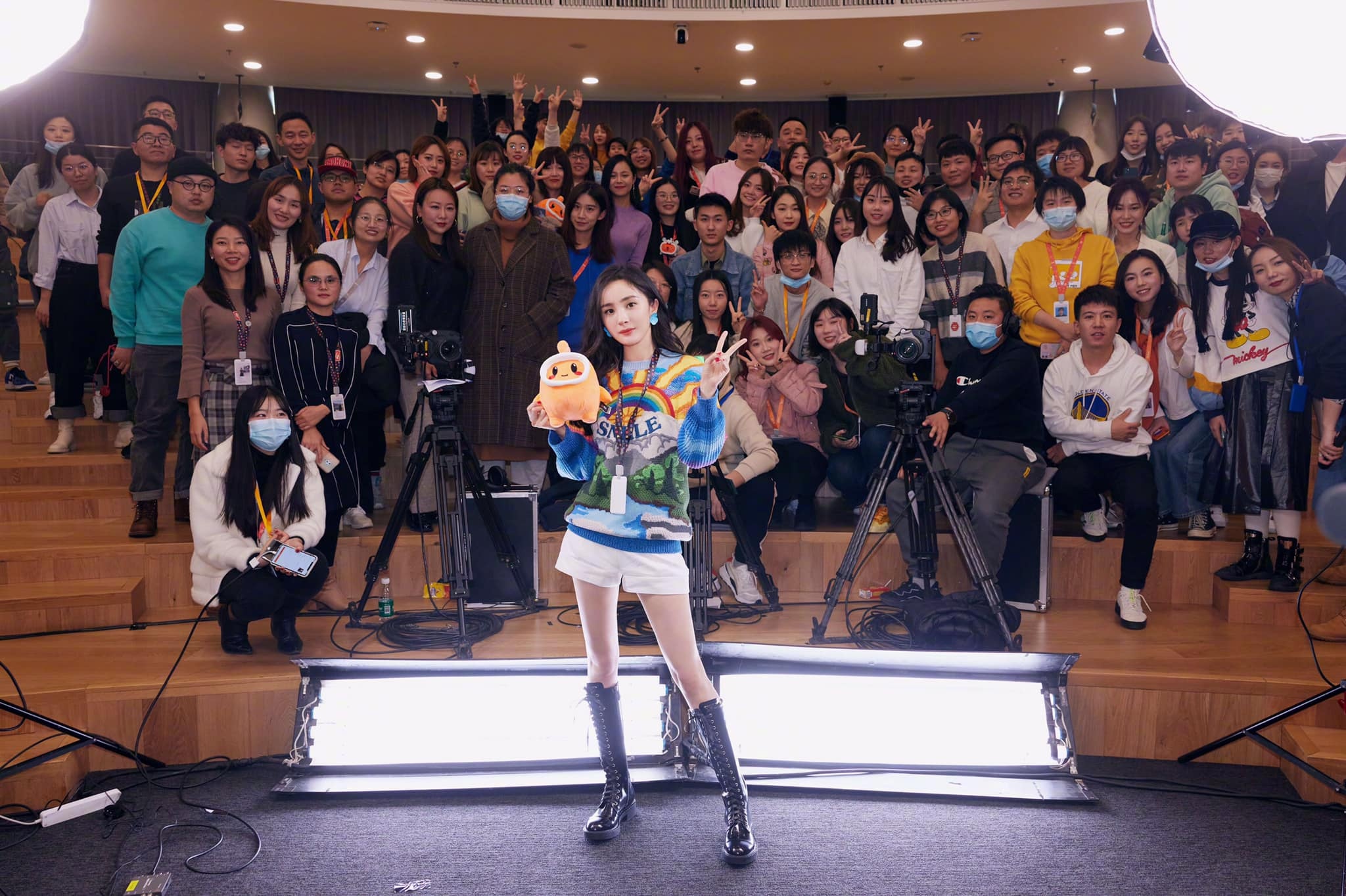 Sao Hoa ngu ban hang gia anh 2