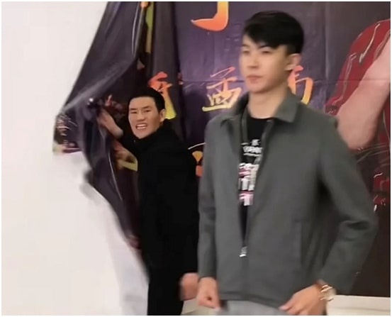 Sao Hoa ngu ban hang gia anh 4