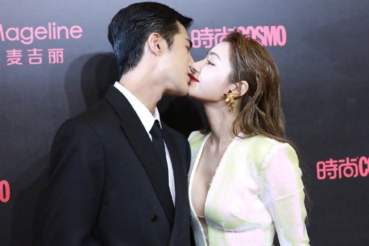 'Ham Huong' Mach Dich Na, Kieu Han mac goi cam tren tham do hinh anh