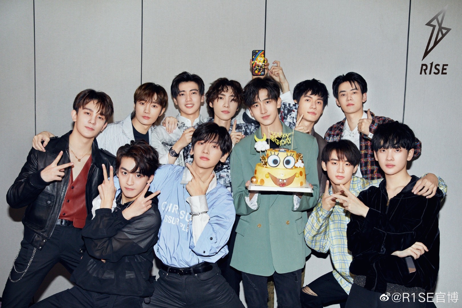 Scandal trong showbiz Hoa ngu 2020 anh 10