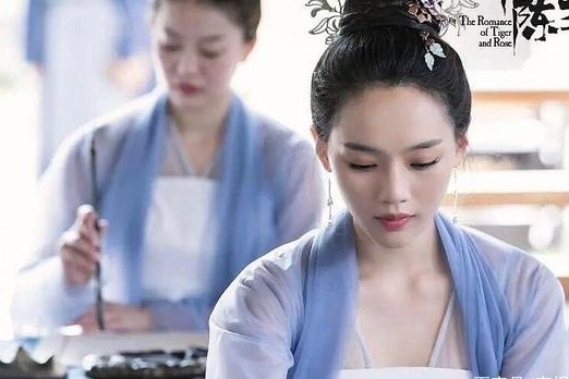 Van nan dien vien dem so tren man anh Trung Quoc hinh anh