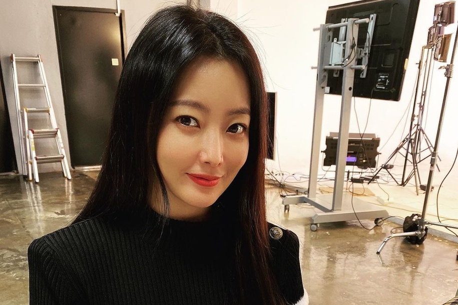 Nhan sac cua Kim Hee Sun o tuoi 43 hinh anh