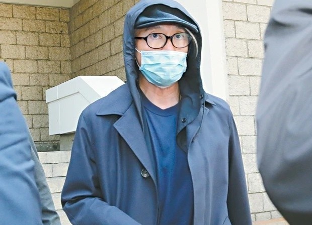 Chau Tinh Tri thang kien ban gai cu hinh anh