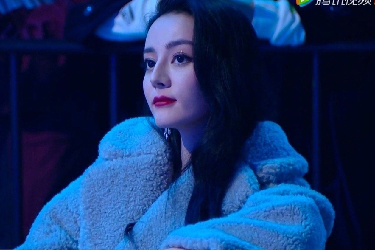 Dich Le Nhiet Ba mac goi cam anh 3