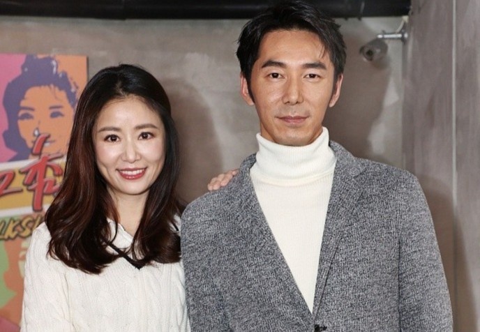 Lam Tam Nhu xuat hien ben dien vien Ly Ly Nhan hinh anh