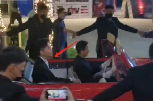 50 ve si mo duong cho xe cua Truong Tri Lam o su kien hinh anh