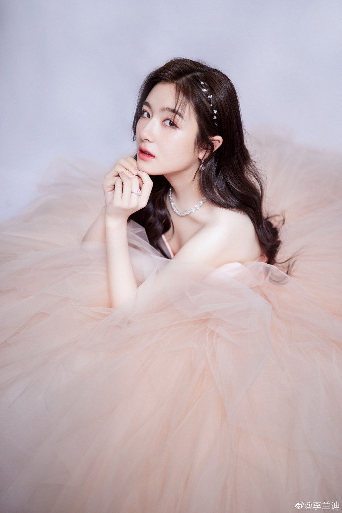 Goc khuat cua gioi nghe si Hoa ngu anh 3