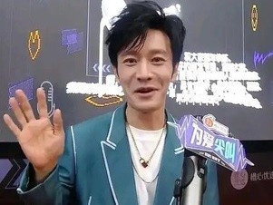 Ngoai hinh gay go cua Huynh Hieu Minh hinh anh