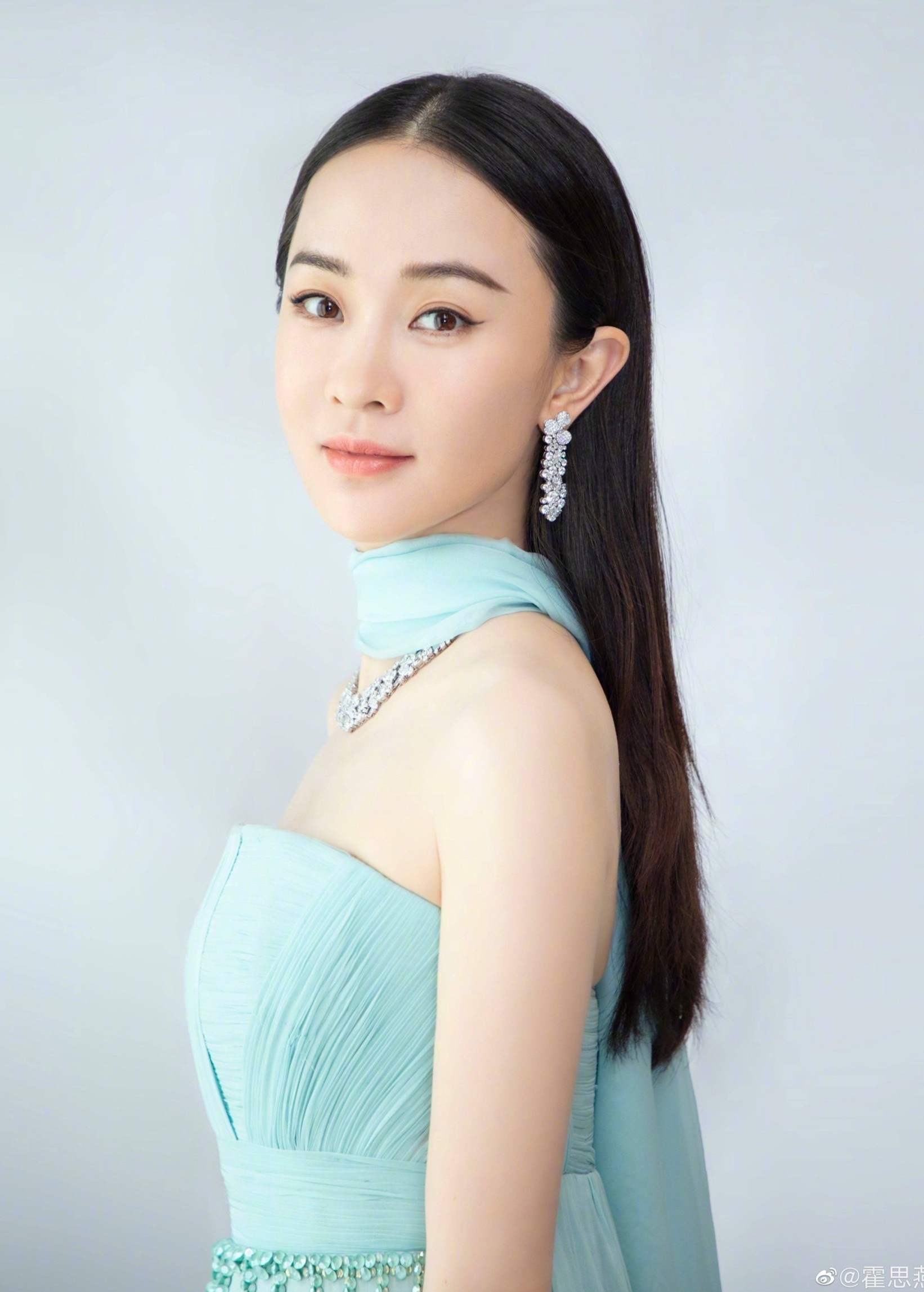 Dich vu de thue trong gioi giai tri Hoa ngu anh 4