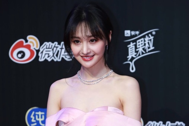 Trinh Sang ra sao khi mac no 140 trieu USD va bi duoi khoi showbiz? hinh anh