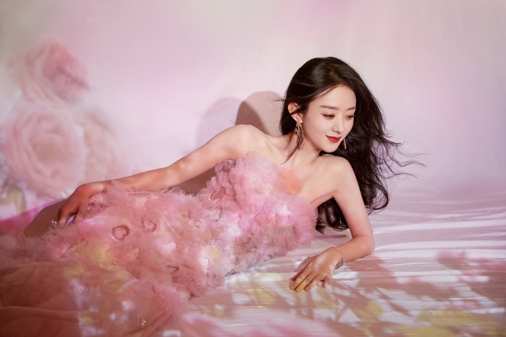 Trieu Le Dinh bi miet thi xuat than ban han anh 4