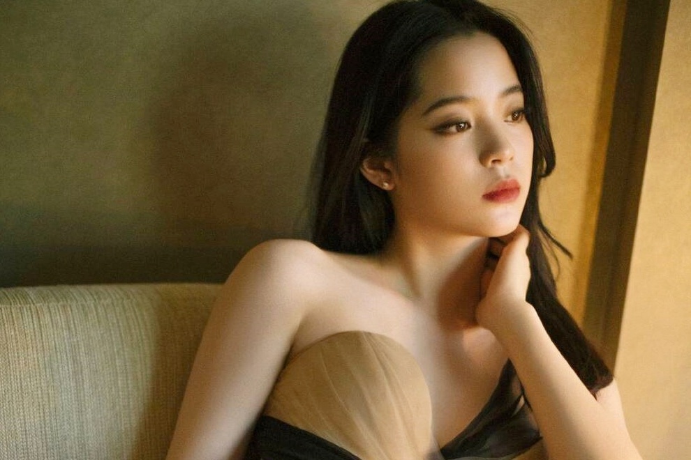 Nghich ly than tuong 23 tuoi cham diem ca si ky cuu o Trung Quoc hinh anh