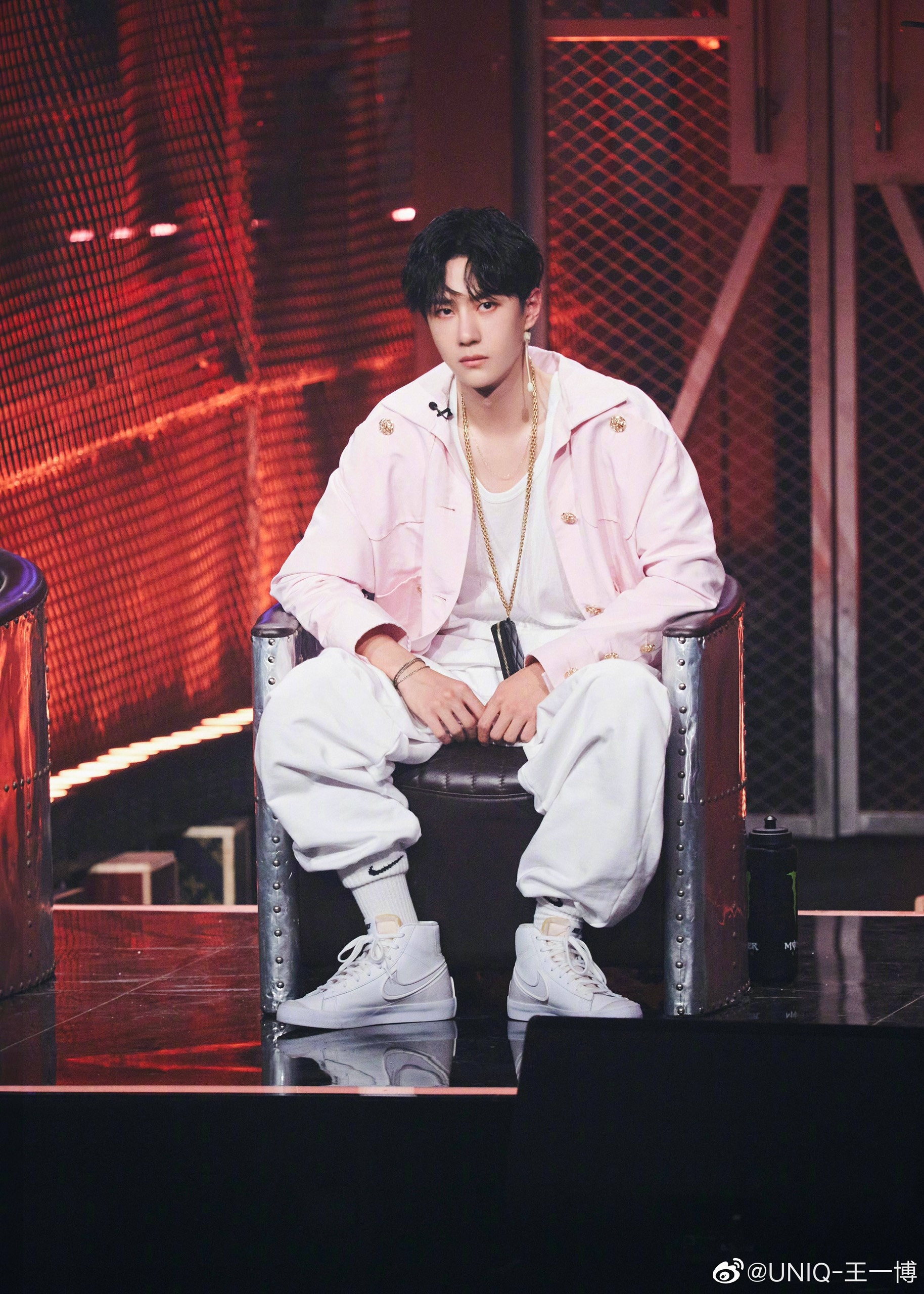 Than tuong ngoai 20 tuoi lam giam khao o Trung Quoc anh 4