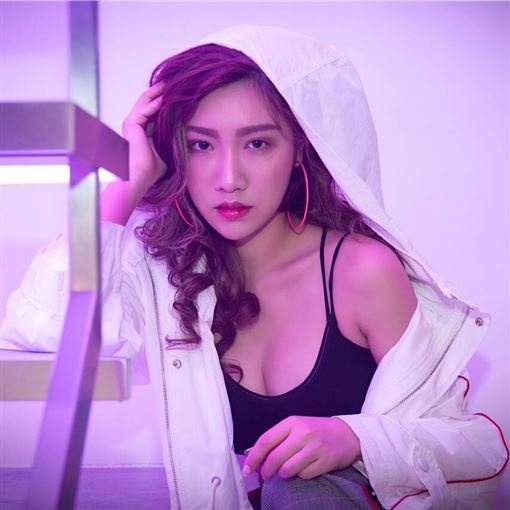 Nu dien vien Lu A Hy to bi La Chi Tuong de doa anh 2