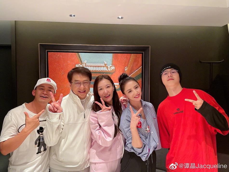 Thanh Long cung dan sao Tham tu pho Tau 3 anh 1