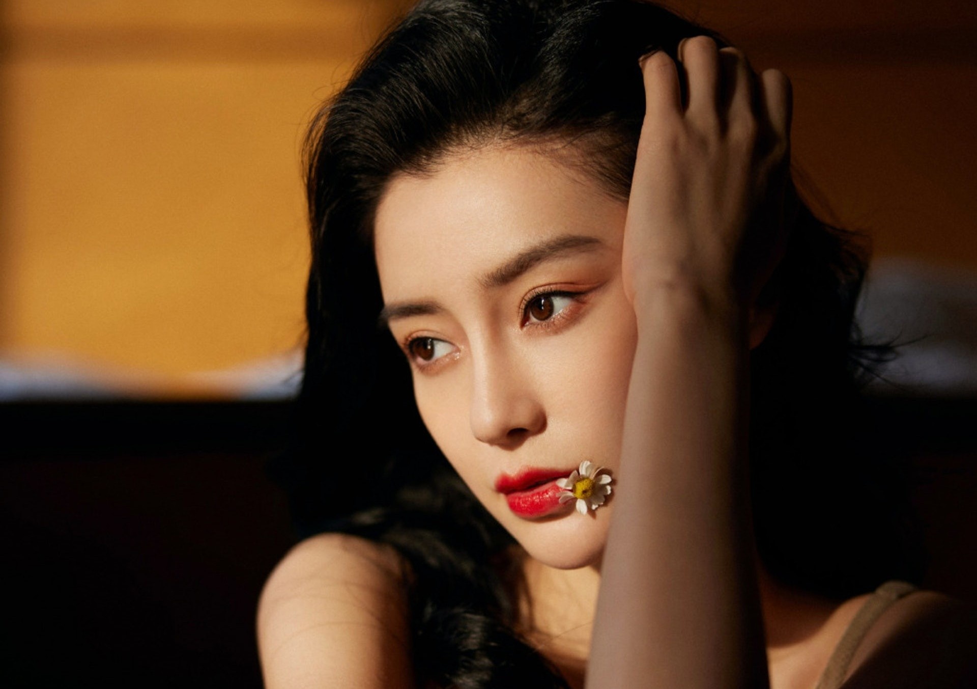 Angelababy don le tinh nhan mot minh hinh anh