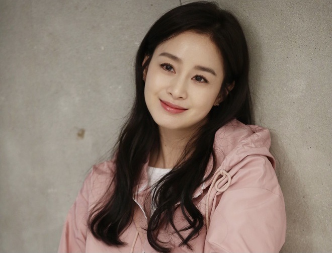 Anh hau truong cua Kim Tae Hee hinh anh