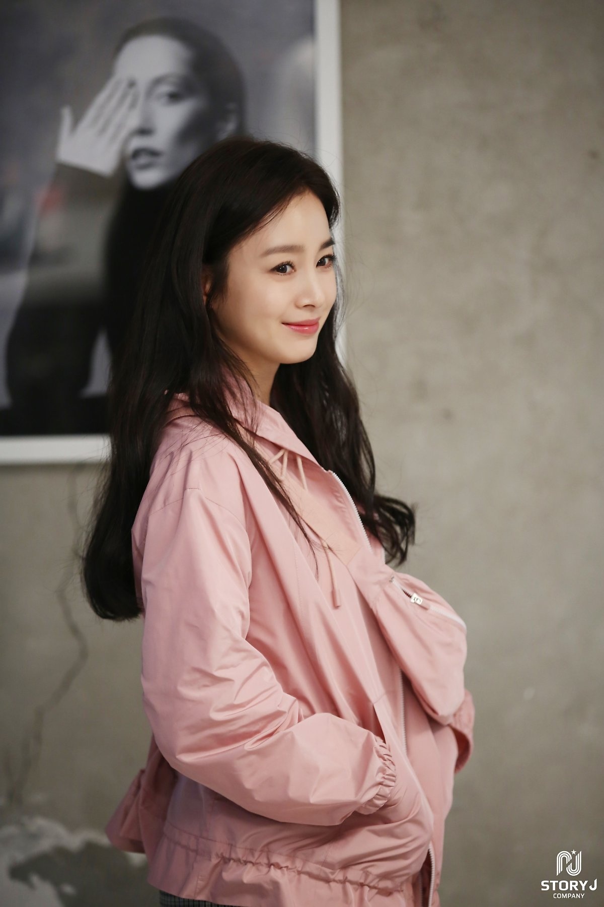 Kim Tae Hee duoc khen xinh dep trong bo anh moi anh 1