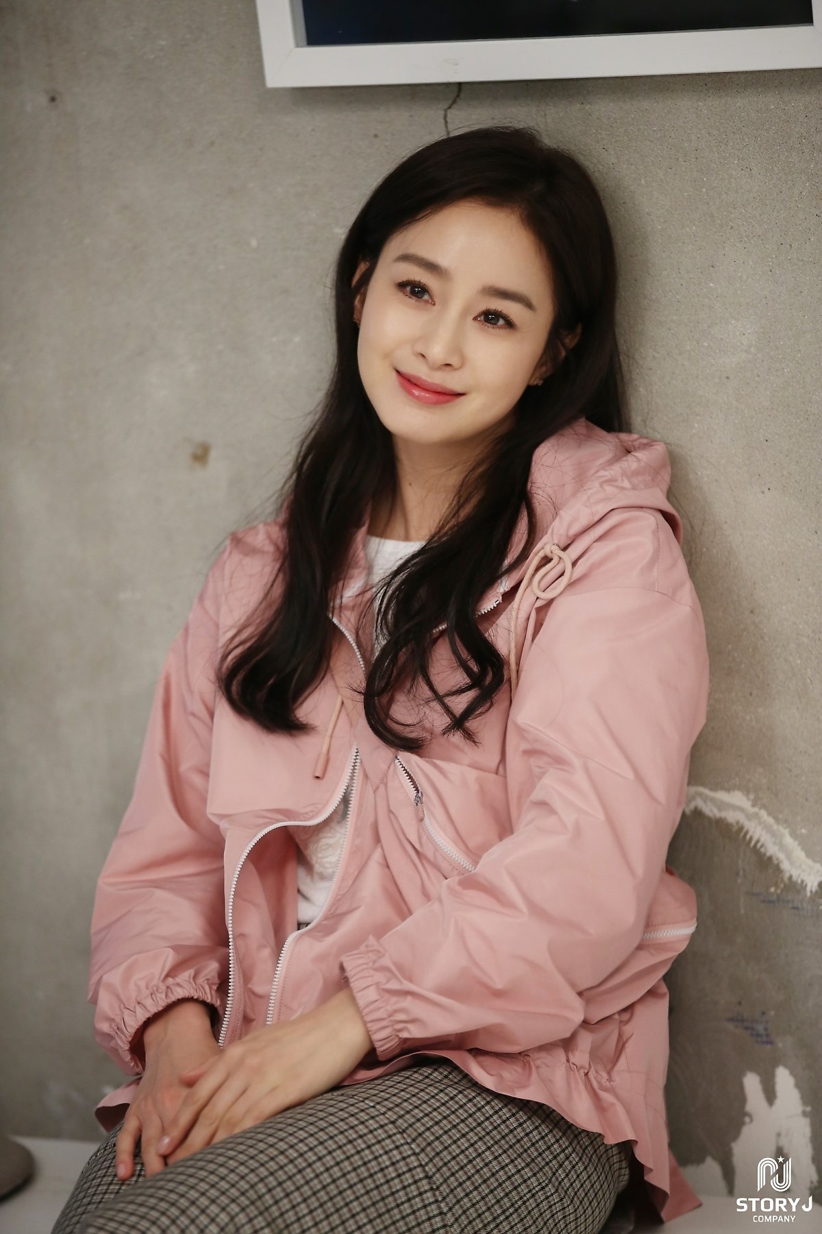 Kim Tae Hee duoc khen xinh dep trong bo anh moi anh 2