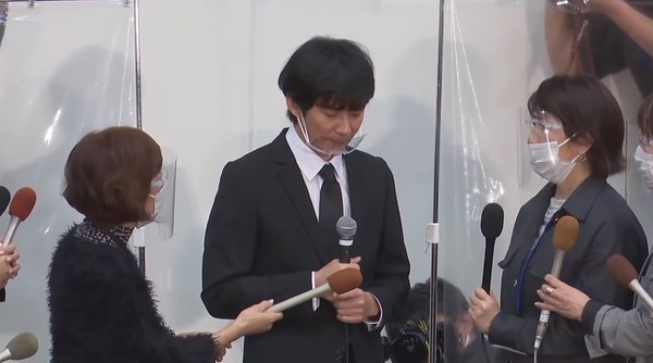 Vi sao chong cua my nhan Nozomi Sasaki khong duoc tha thu anh 4