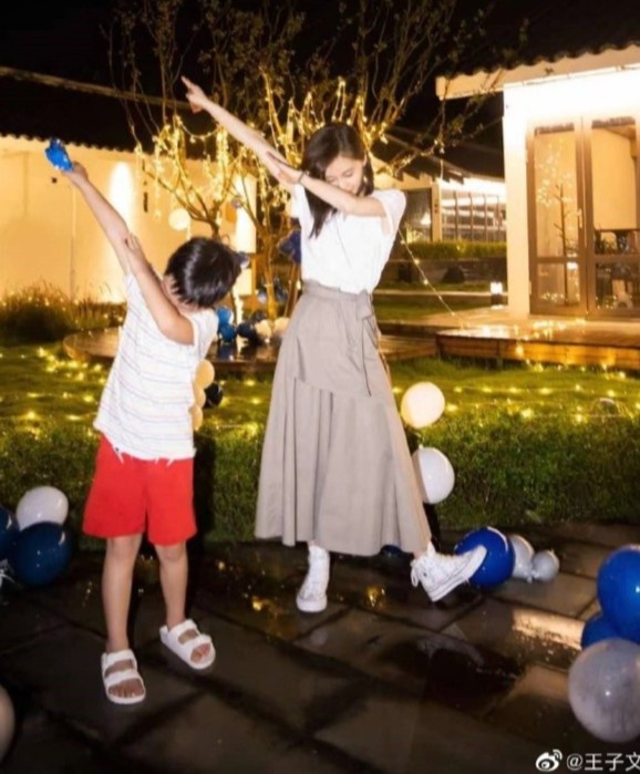 Vuong Tu Van thua nhan co con anh 1