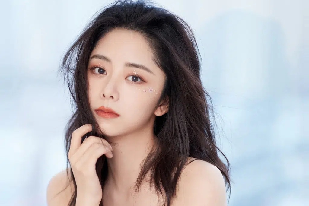 Dam Tung Van phu nhan da ly hon hinh anh