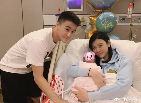 Khan gia chia se hinh anh chau noi hon mot tuoi cua vua song bac Macau hinh anh