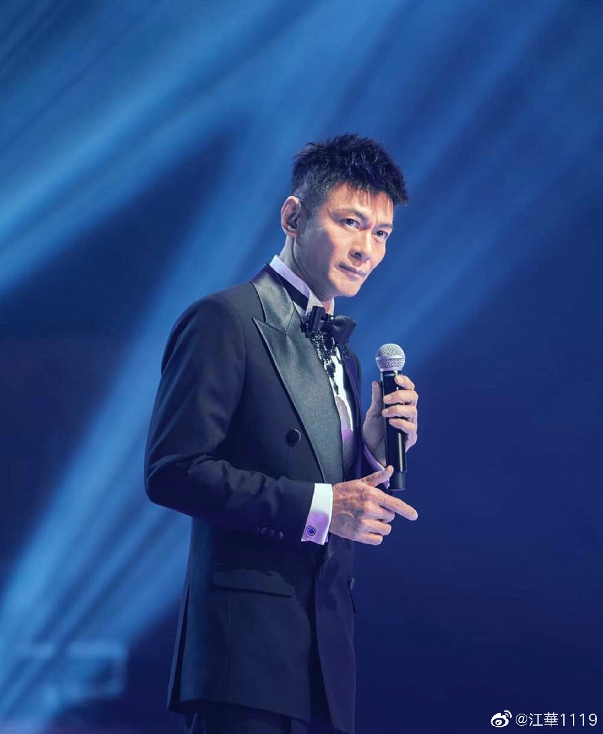 Co may thoi gian anh 6